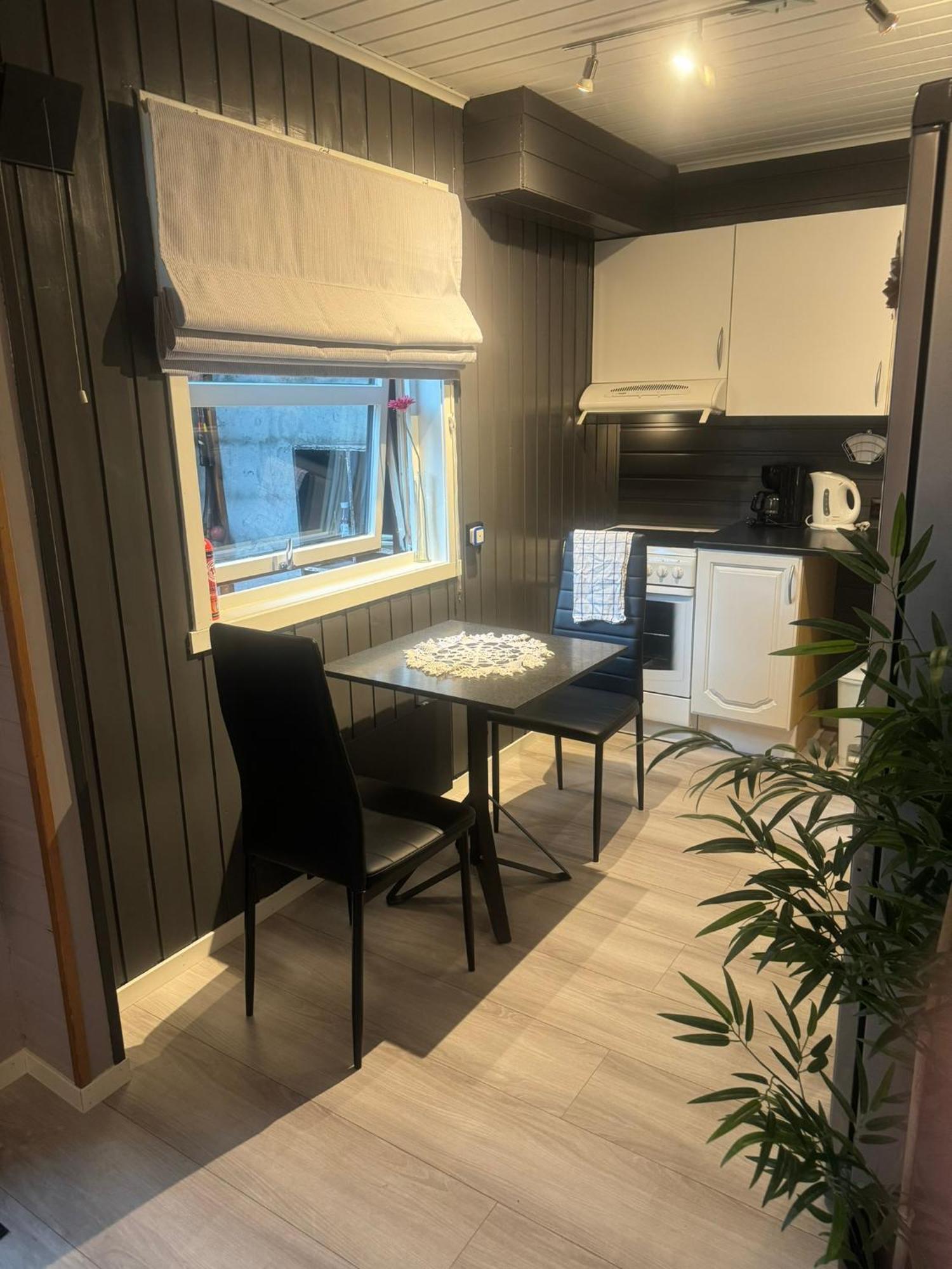 Very Centrally Located Apartment With Free Parking Tromsø Esterno foto